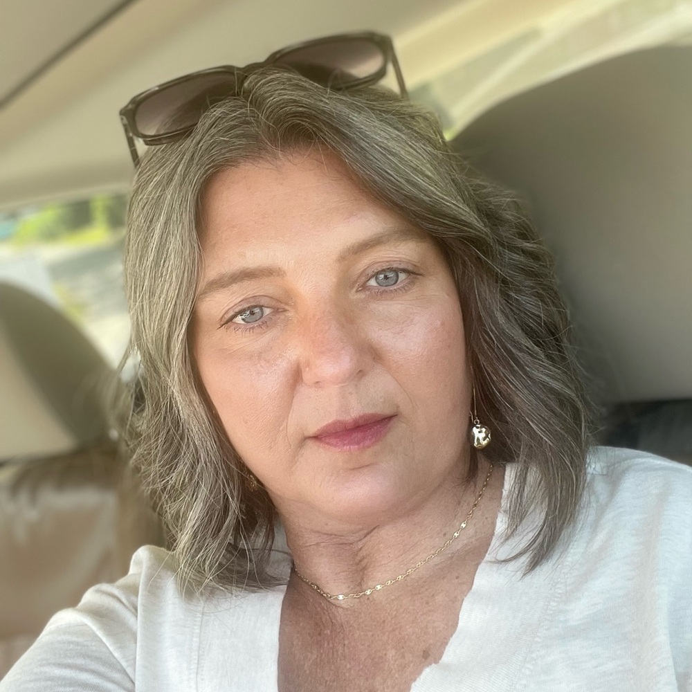 Meet your Posher, Lora